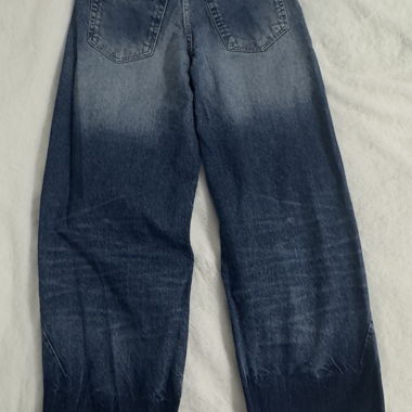 Dunkelblaue Jeans