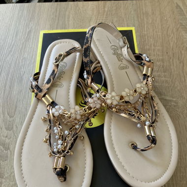  Original verpackte Buffalo Sandalen