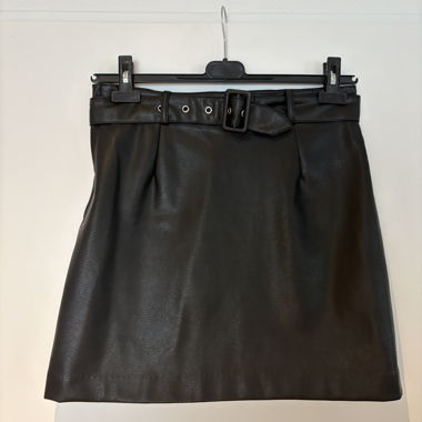 Faux leather mini skirt with belt