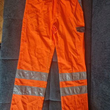 Arbeitshose mit hoher Sichtbarkeit