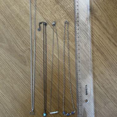 Set mit 4 Halsketten