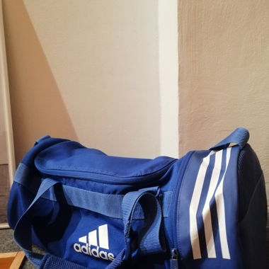 Blaue Sporttasche Adidas