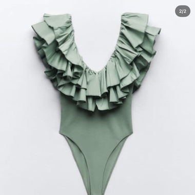Body verde con volant