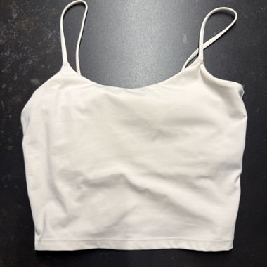 Crop top sportivo Oysho con reggiseno integrato