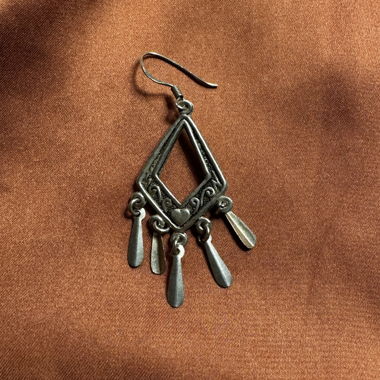 single silver earring