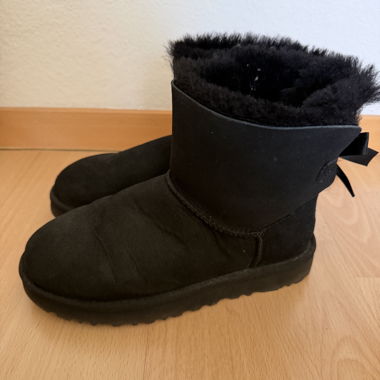 Uggs noires