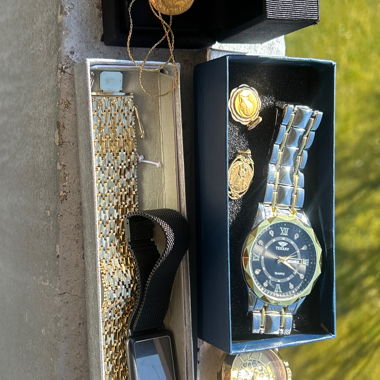 Bundle of Jewelry and Wristwatches