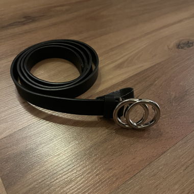 Ceinture noire à boucle double anneau
