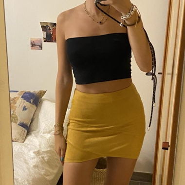 Mini skirts 🤍