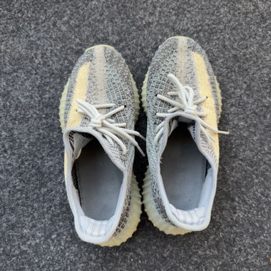 Adidas Yeezy Boost 350 V2 graue Sneaker
