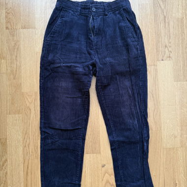 Pantalon décontracté en velours côtelé bleu marine