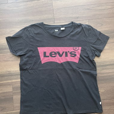Levi's schwarzes T-Shirt