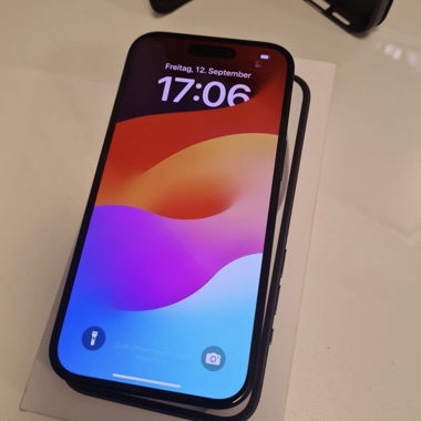 iPhone 15 *128GB* con custodia