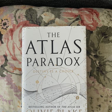 The Atlas Paradox • Waterstones • Farbschnitt