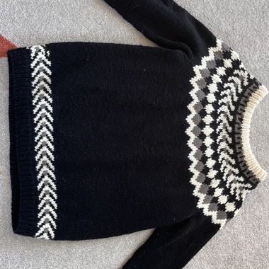 Maglione in maglia fatto a mano