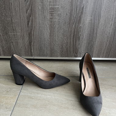 Grey Pumps