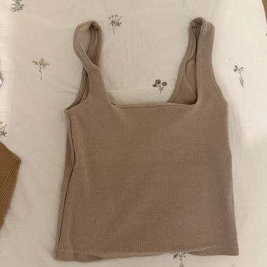 Lotto di 4 top da donna