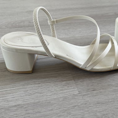 Weisse Blockabsatz High Heels 