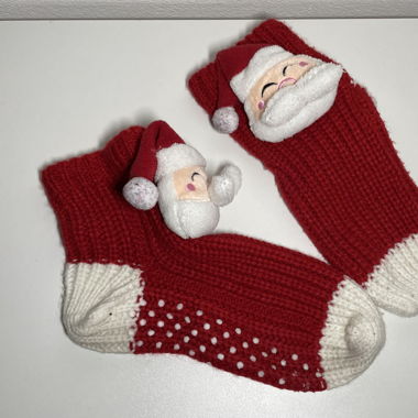 Süsse Weihnachtsmann-Kuschelsocken
