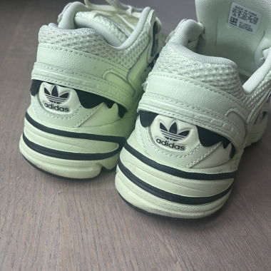 Adidas 39.5