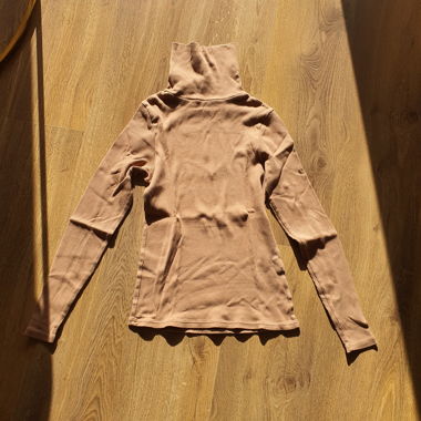 Maglione a collo alto caramel