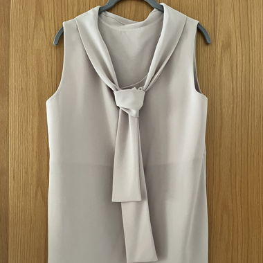 COS Dusty-Rose Top mit Krawattenbund ohne Ärmel