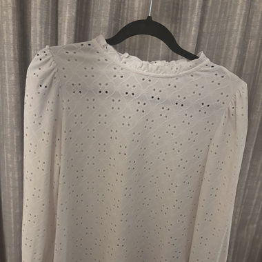 Cute openwork shirt