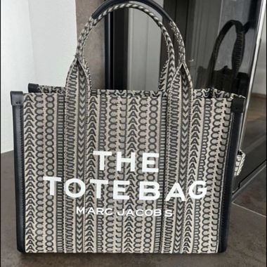 MARC JACOBS  THE LARGE TOTE BAG JACQUARD