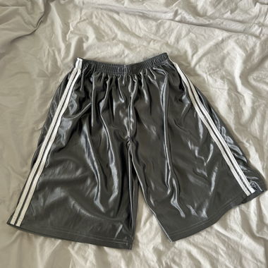 Silberne Jorts mit Streifen