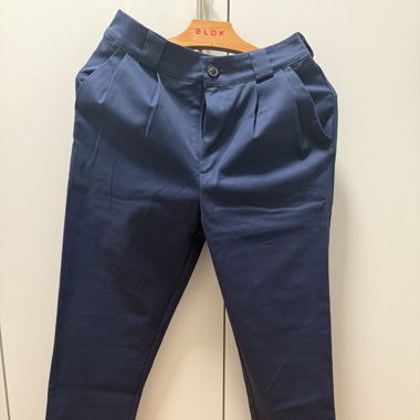 Elegante neue Zigarettenhose