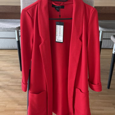 Roter Damenblazer