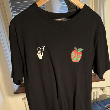 Authentic Off-White t-shirt - size M