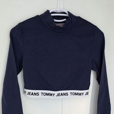 Tommy Jeans Cropped Long-Sleeve Top