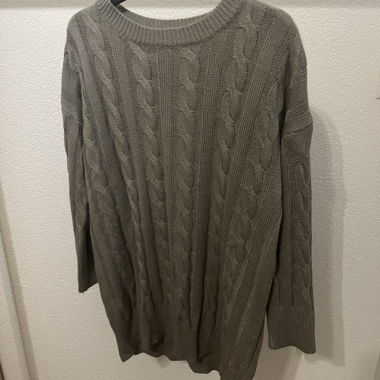 Pull long en maille torsadée, idéal pour l'hiver!