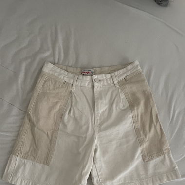 Baige Wrangler Shorts