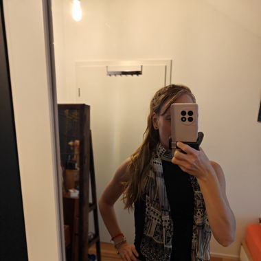 Foulard gris et noir élégant 