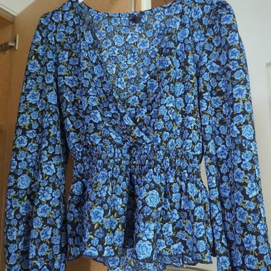 Blaues Blumenoberteil größe xs/s