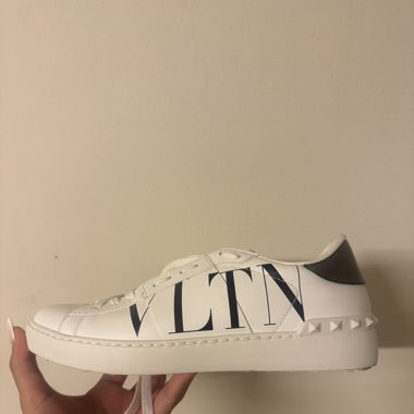 valentino sneaker original