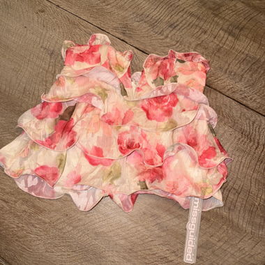 Top Missguided con fiori e volant