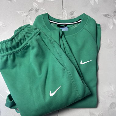 Tuta da allenamento Nike verde