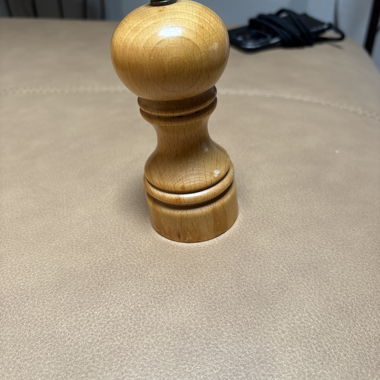 Wood pepper mill