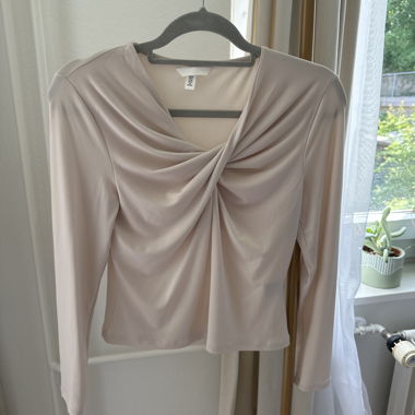 Cremefarbene Langarm-Bluse