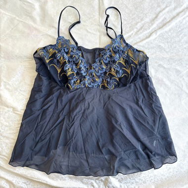 “Asept” floral embroidery lace trim mesh cami top
