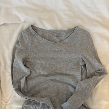graues long sleeve