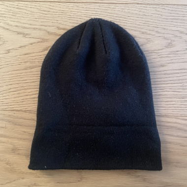 Berretto nero in maglia