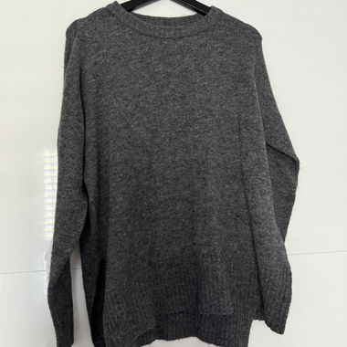 Pullover grau mit Schlitz