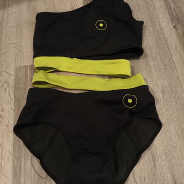 Costume sportivo due pezzi completo di Pole dance 