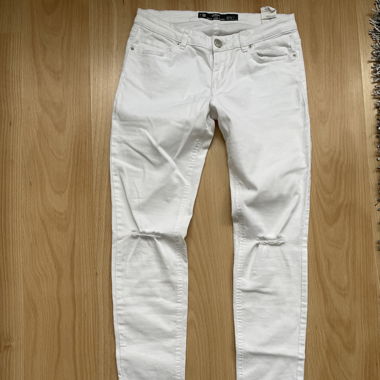 SOliver Jeans weiss mit Flicken Gr 29 L32
