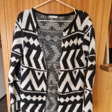 Strickjacke Schwarz/ Weiss