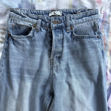 Wide open jeans 